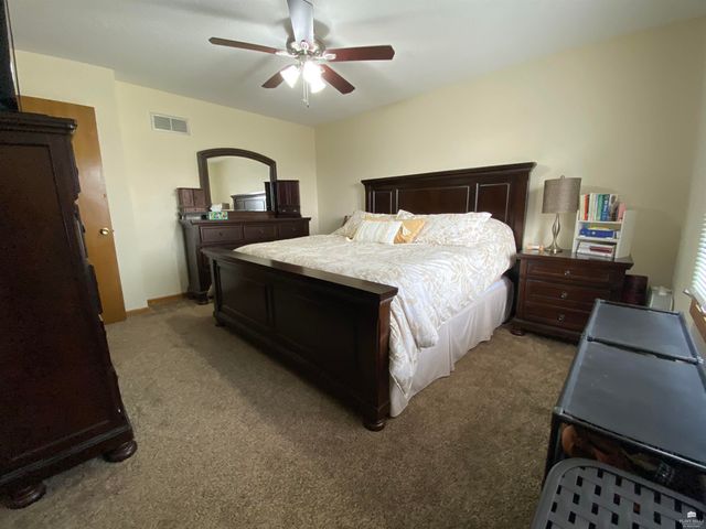 2108 Fox Meadows, Manhattan, KS 66503