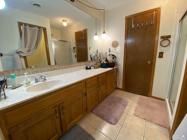 2108 Fox Meadows, Manhattan, KS 66503