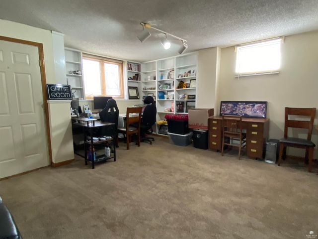 2108 Fox Meadows, Manhattan, KS 66503