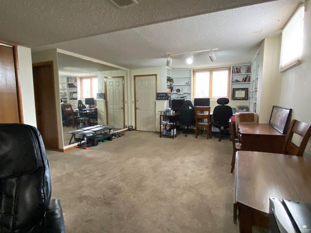 2108 Fox Meadows, Manhattan, KS 66503