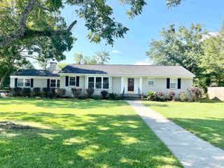 326 E Horner St, Atmore, AL 36502