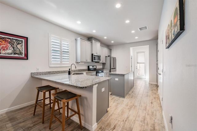 5607 HOMETOWN LANE, Lithia, FL 33547
