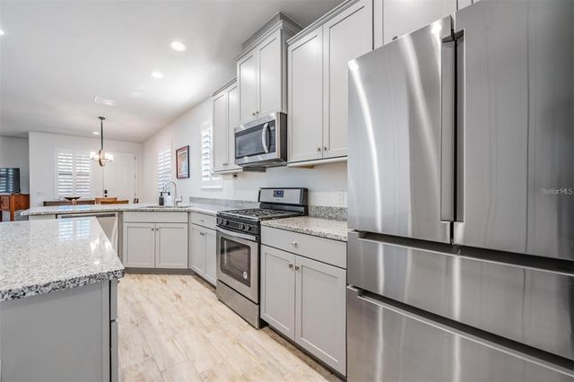 5607 HOMETOWN LANE, Lithia, FL 33547