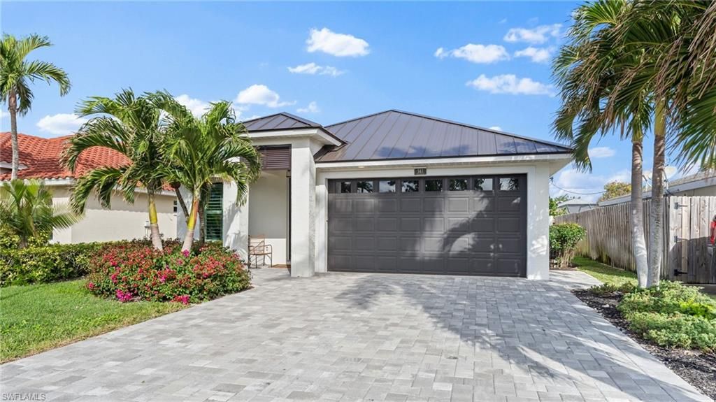 561 94th AVE N, NAPLES, FL 34108 — photo 2