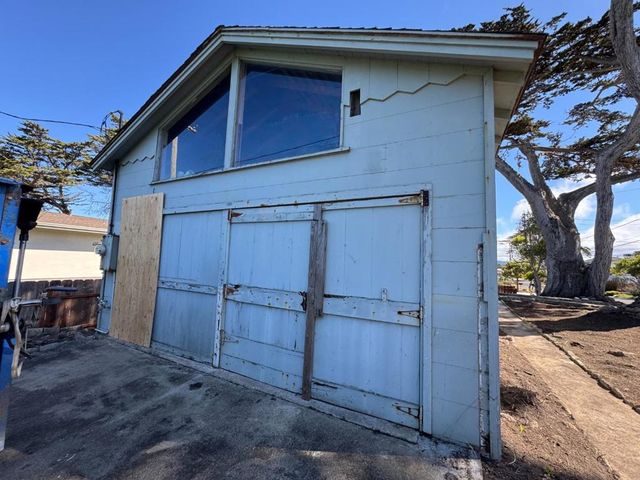 1046 Balboa Avenue, Pacific Grove, CA 93950