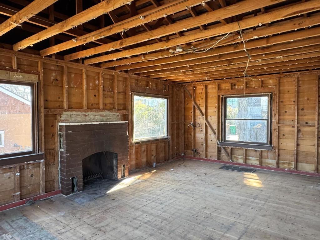 Image 5 of property listing at 1046 Balboa Avenue, Pacific Grove, CA 93950