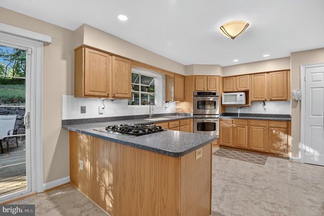 6409 FALLEN OAK CT, Bethesda, MD 20817