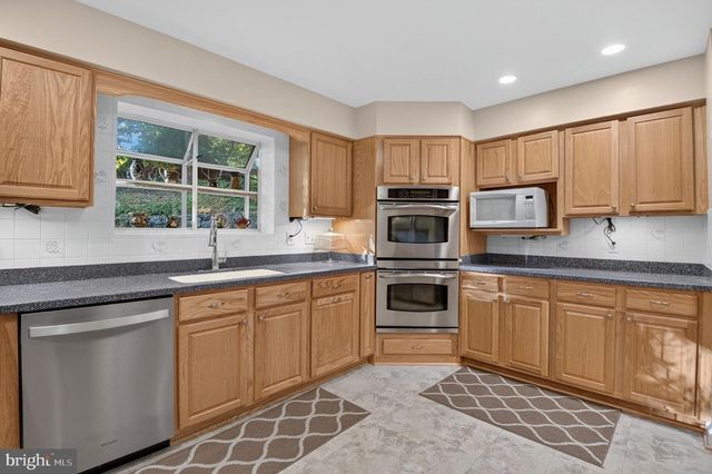 6409 FALLEN OAK CT, Bethesda, MD 20817