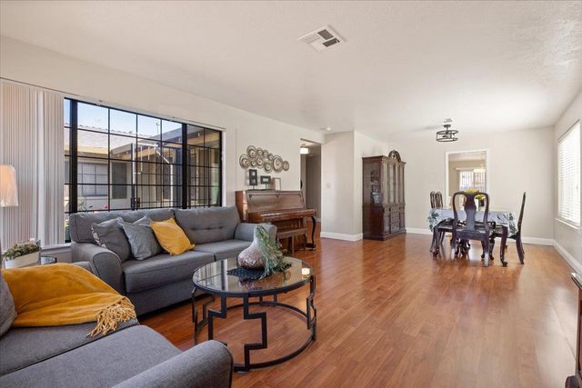 7412 Southfield Way, Stockton, CA 95207