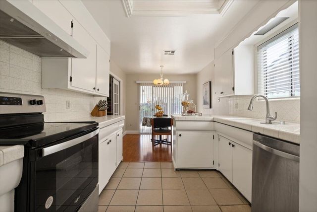 7412 Southfield Way, Stockton, CA 95207