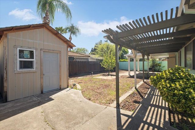 7412 Southfield Way, Stockton, CA 95207