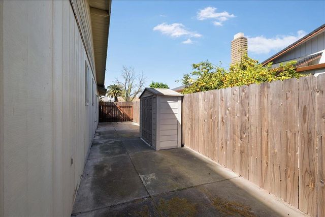 7412 Southfield Way, Stockton, CA 95207