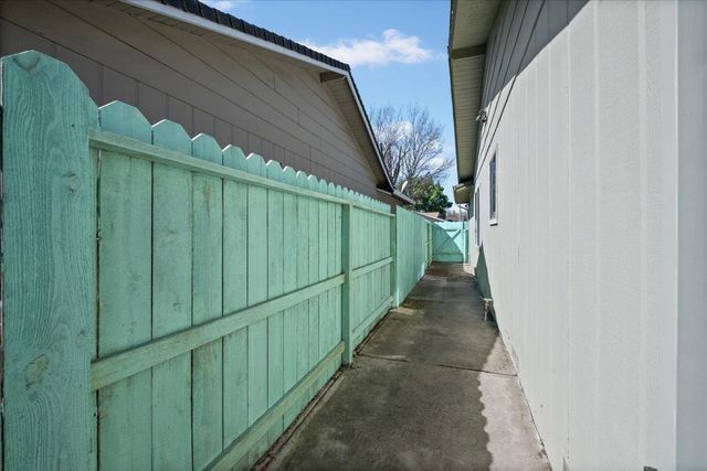 7412 Southfield Way, Stockton, CA 95207