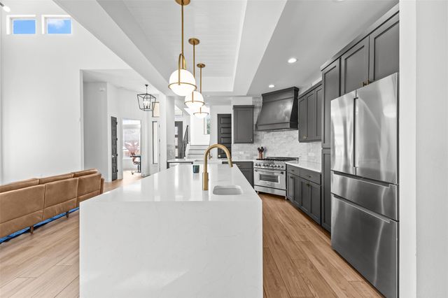 4902 Country Club DR, Lago Vista, TX 78645