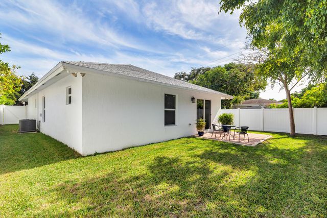 3805 Russell Avenue, West Palm Beach, FL 33405