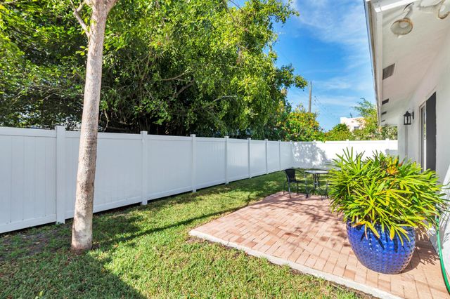 3805 Russell Avenue, West Palm Beach, FL 33405