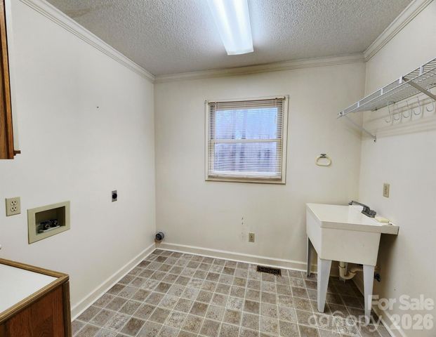 2919 Teton Drive, Newton, NC 28658