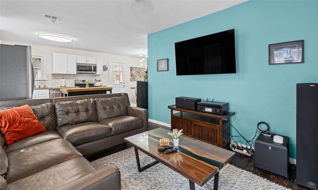 4204 Geddes Avenue, Fort Worth, TX 76107