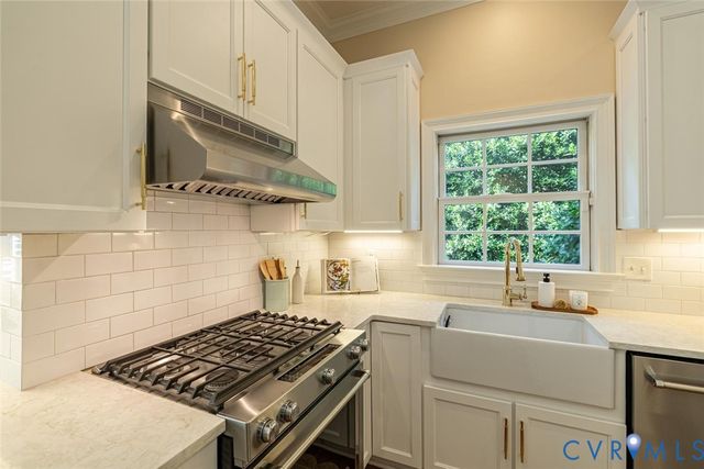 516 Gaslight Dr, Henrico, VA 23229