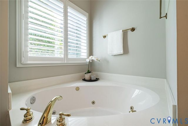 516 Gaslight Dr, Henrico, VA 23229