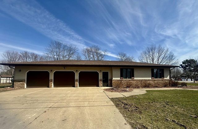 1125 Parkview Drive, Tomah, WI 54660