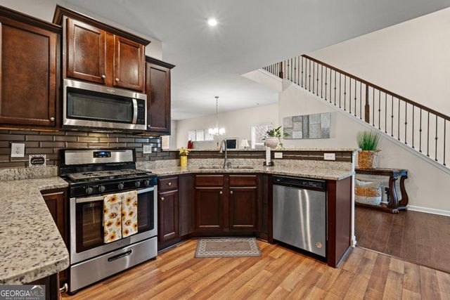 1053 Shadow Glen Drive, Fairburn, GA 30213