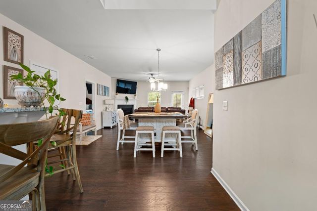 1053 Shadow Glen Drive, Fairburn, GA 30213