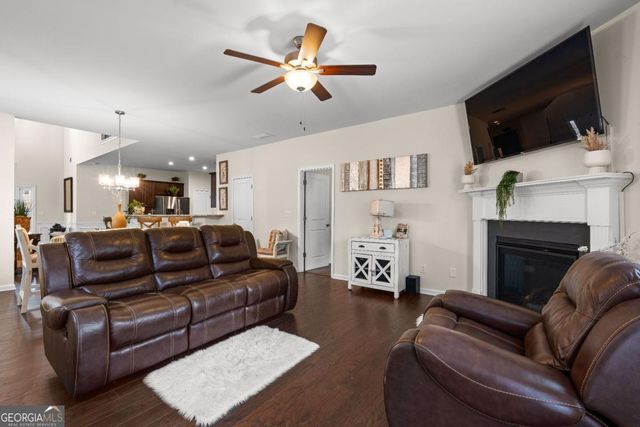 1053 Shadow Glen Drive, Fairburn, GA 30213