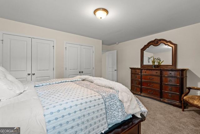 1053 Shadow Glen Drive, Fairburn, GA 30213
