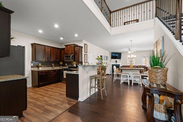 1053 Shadow Glen Drive, Fairburn, GA 30213