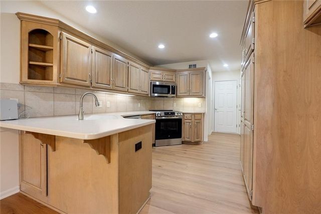 1904 S Davis Avenue, Independence, MO 64057