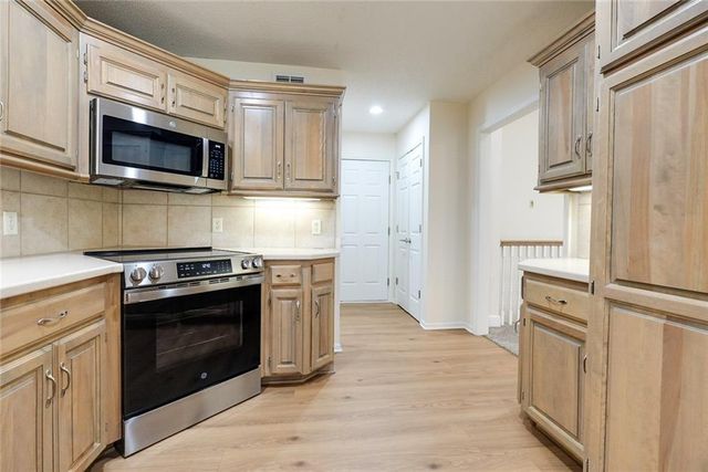 1904 S Davis Avenue, Independence, MO 64057