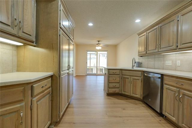 1904 S Davis Avenue, Independence, MO 64057