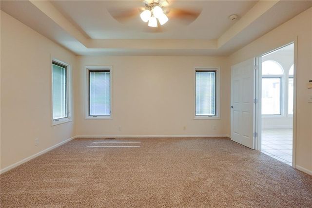 1904 S Davis Avenue, Independence, MO 64057