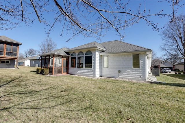 1904 S Davis Avenue, Independence, MO 64057