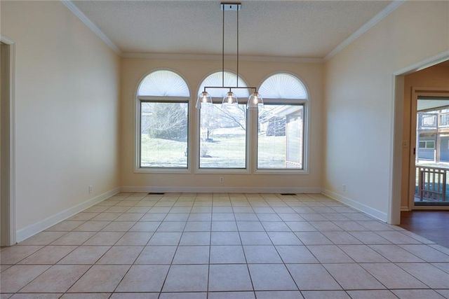 1904 S Davis Avenue, Independence, MO 64057