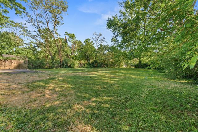 1107 Riverwood Dr, Nashville, TN 37216