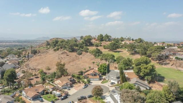 8251 Bent Tree, Riverside, CA 92509