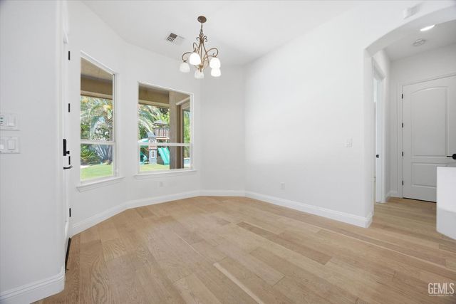 12612 Locksley Drive, Bakersfield, CA 93311
