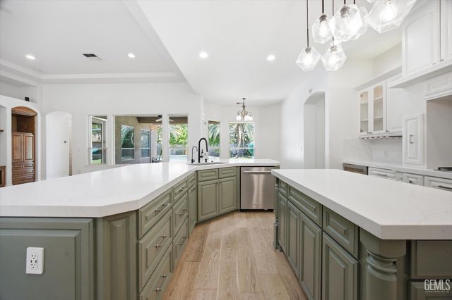 12612 Locksley Drive, Bakersfield, CA 93311