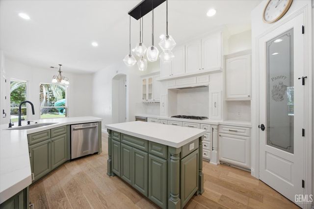 12612 Locksley Drive, Bakersfield, CA 93311