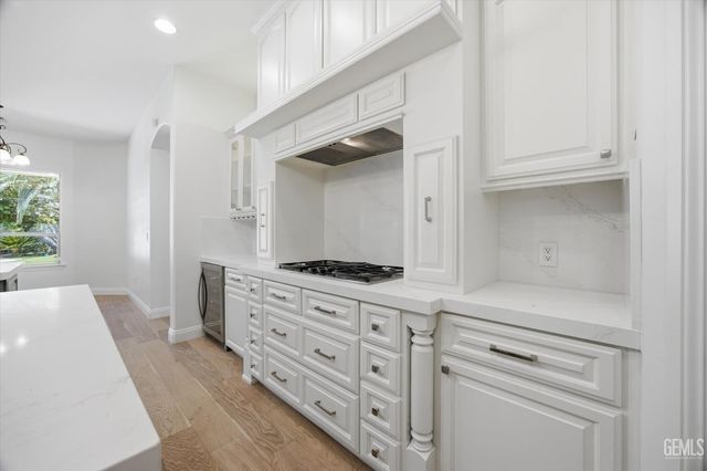 12612 Locksley Drive, Bakersfield, CA 93311