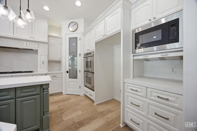 12612 Locksley Drive, Bakersfield, CA 93311