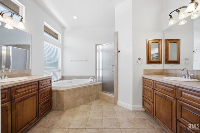 12612 Locksley Drive, Bakersfield, CA 93311