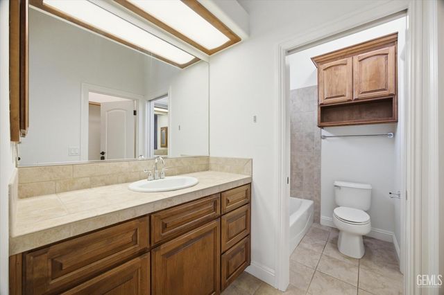 12612 Locksley Drive, Bakersfield, CA 93311