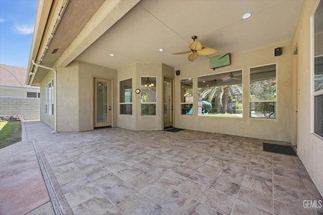 12612 Locksley Drive, Bakersfield, CA 93311