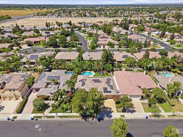 12612 Locksley Drive, Bakersfield, CA 93311