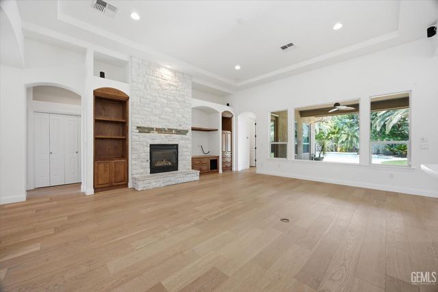 12612 Locksley Drive, Bakersfield, CA 93311