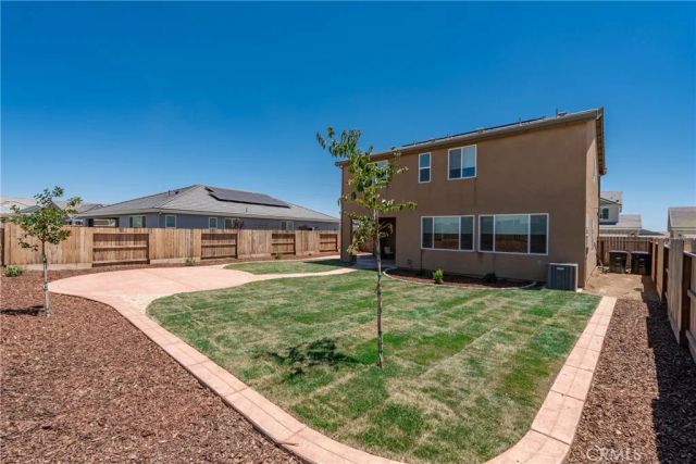 1159 Magnolia Court West, Madera, CA 93636