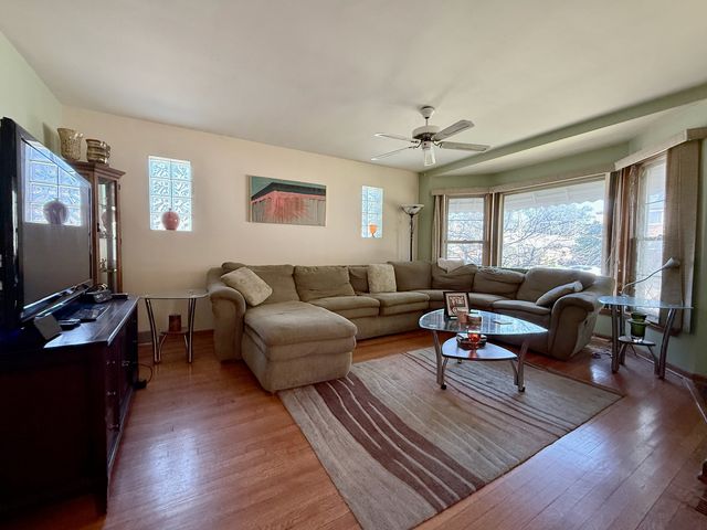 7425 W Devon Avenue, Chicago, IL 60631